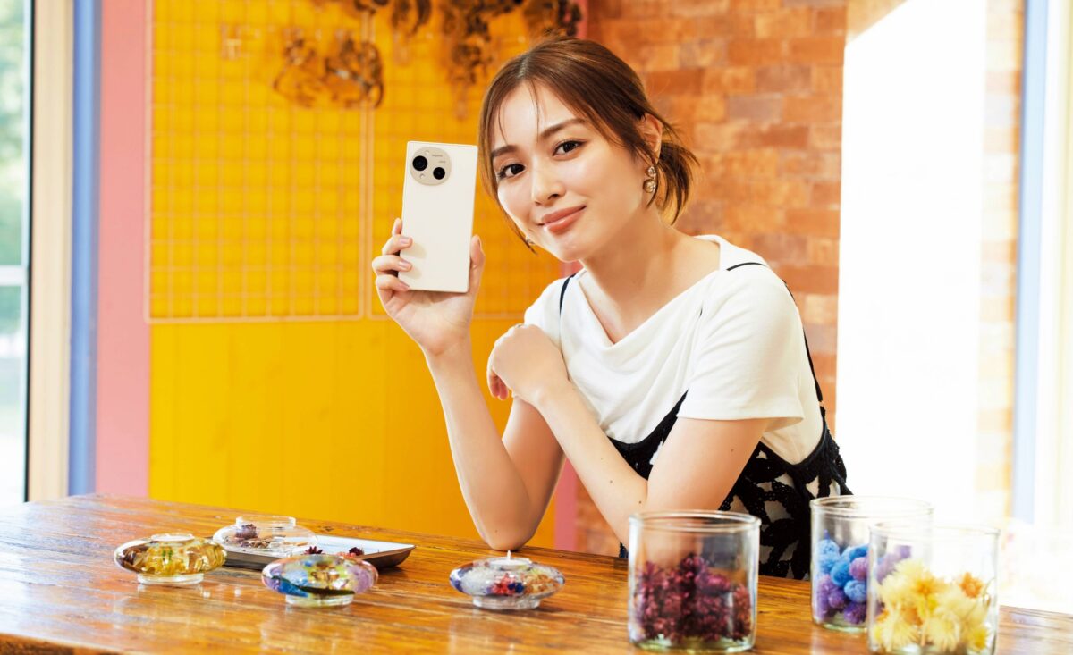 差がつく写真を撮れる
スマホは〈AQUOS R10〉